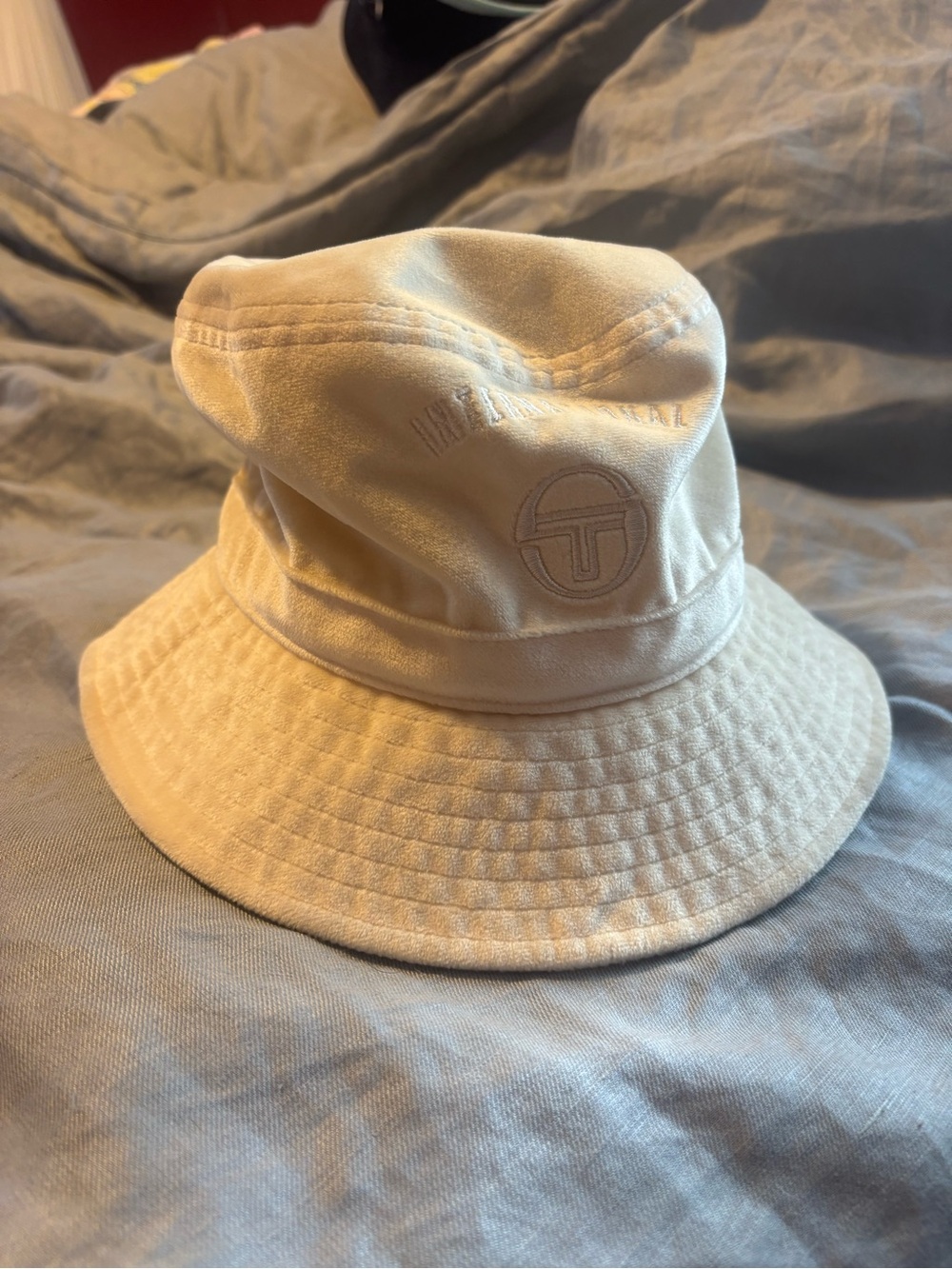 Sergio Tacchini, velour bucket hats